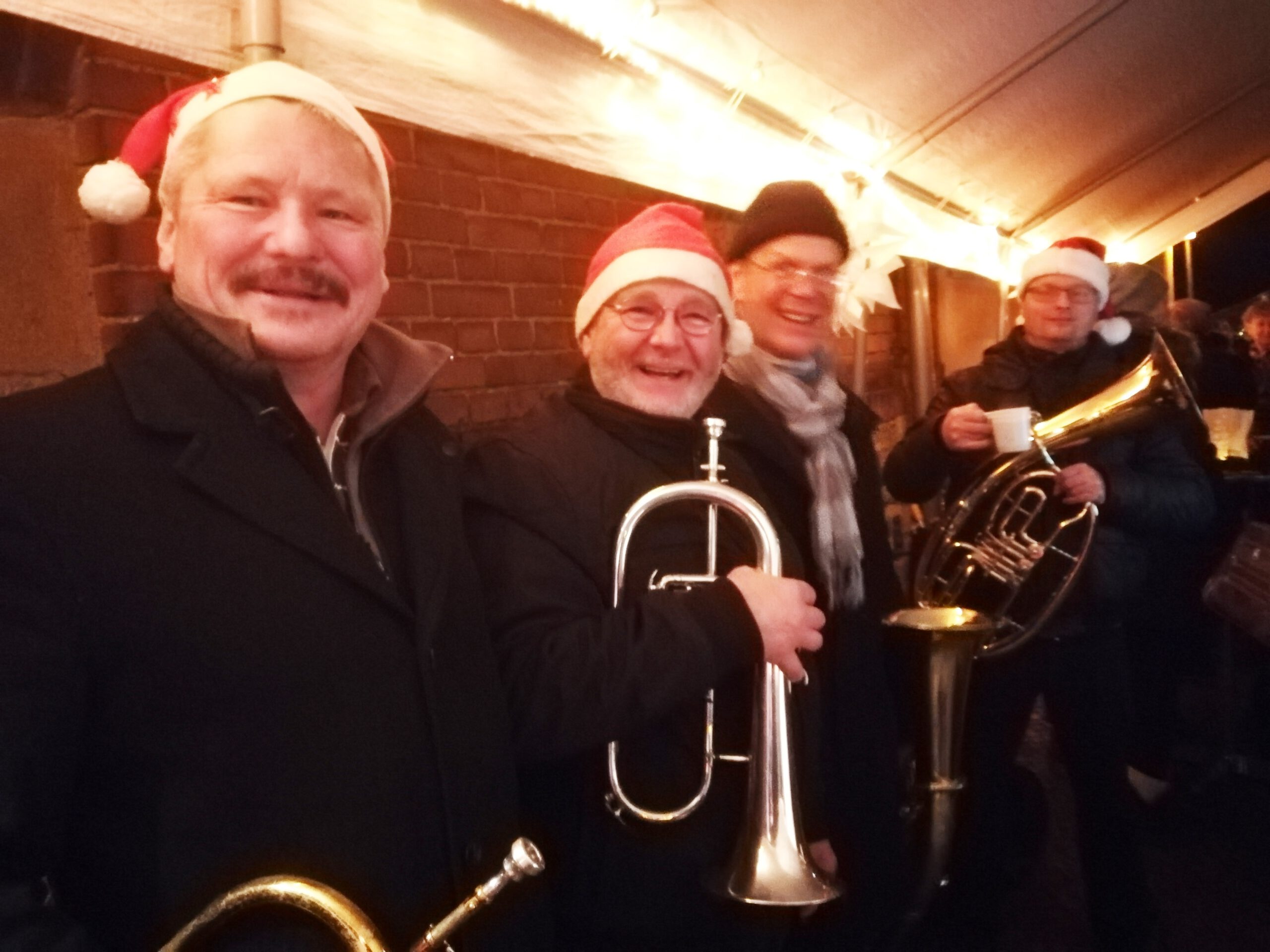 Adventsglühwein an der Kirche St. Stephanus